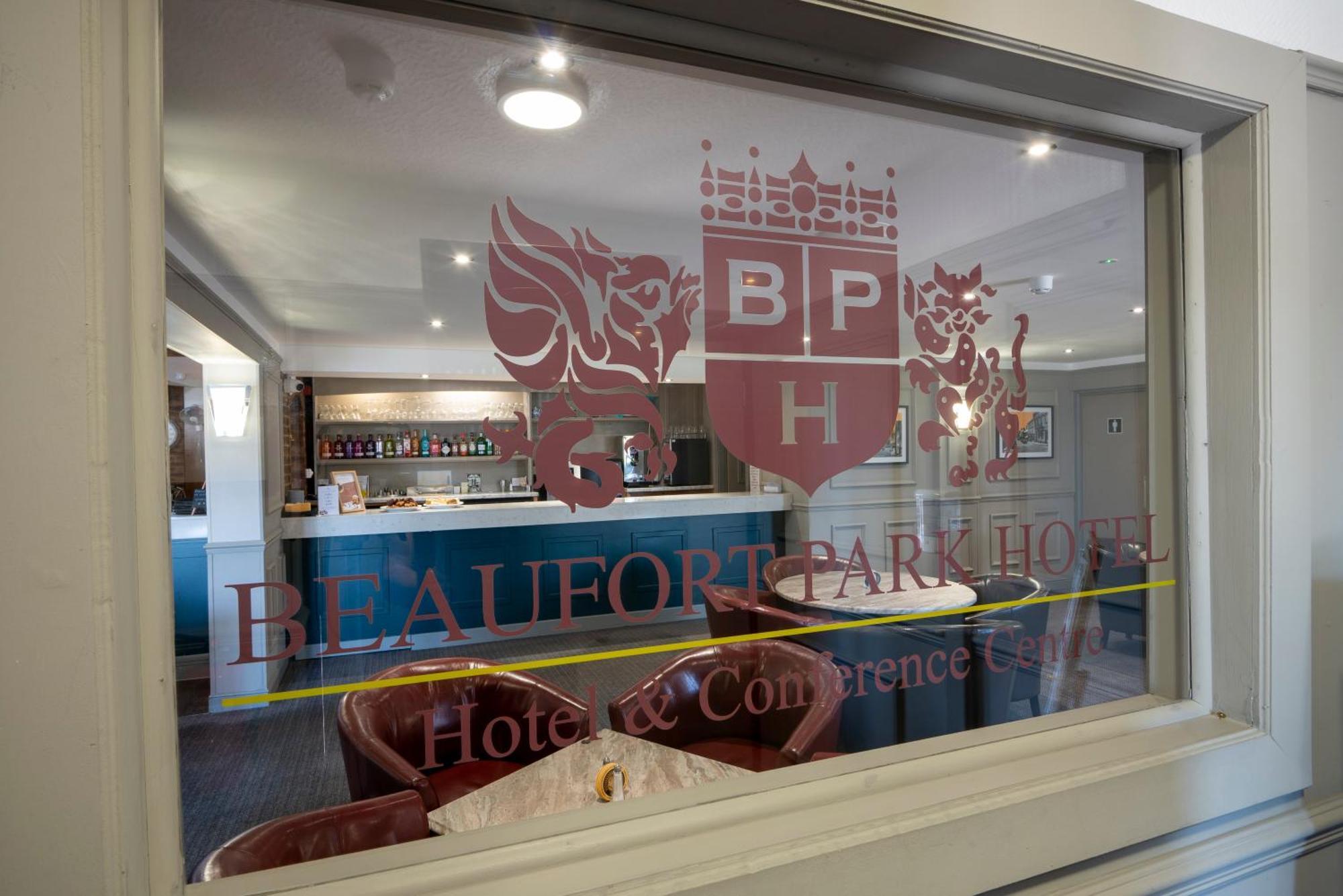 Beaufort Park Hotel Mold Eksteriør bilde
