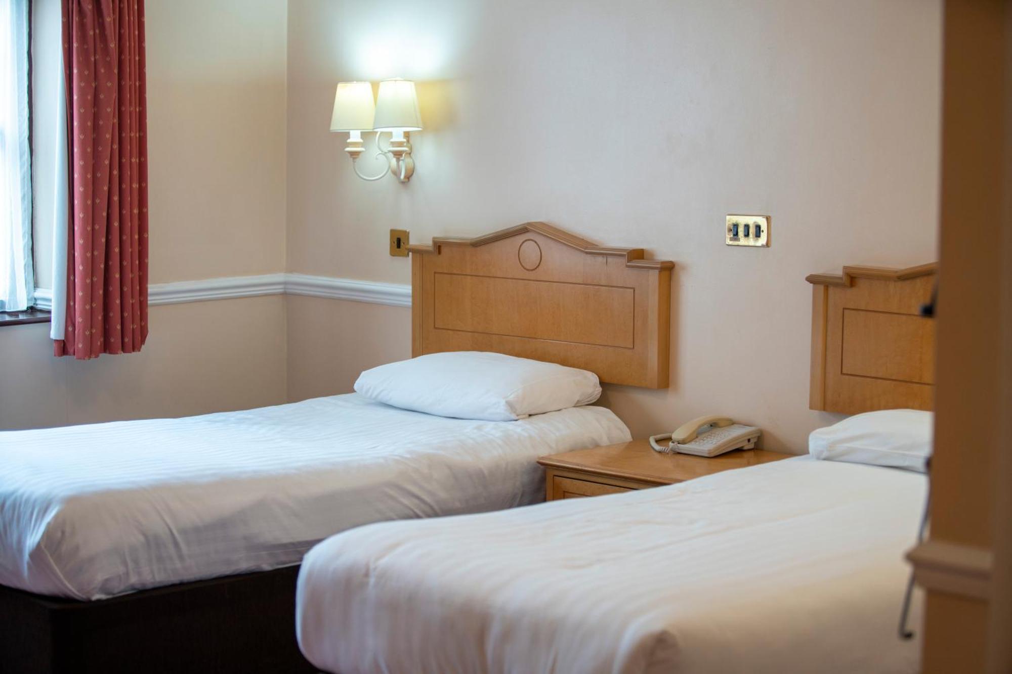 Beaufort Park Hotel Mold Eksteriør bilde