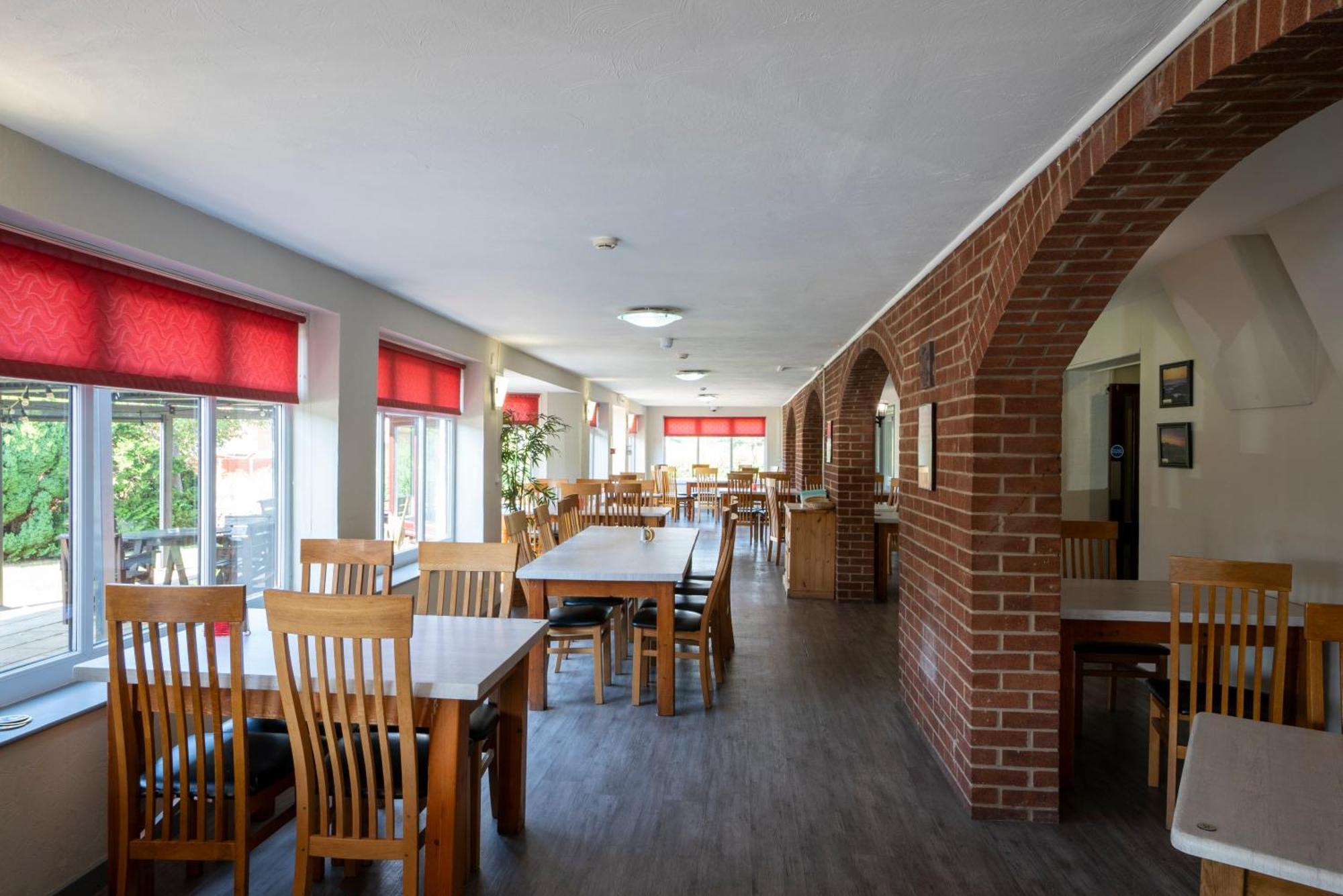 Beaufort Park Hotel Mold Eksteriør bilde