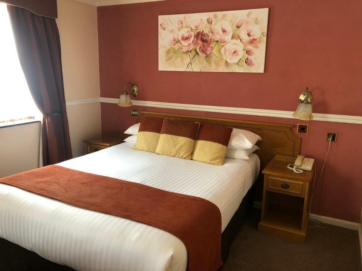 Beaufort Park Hotel Mold Eksteriør bilde